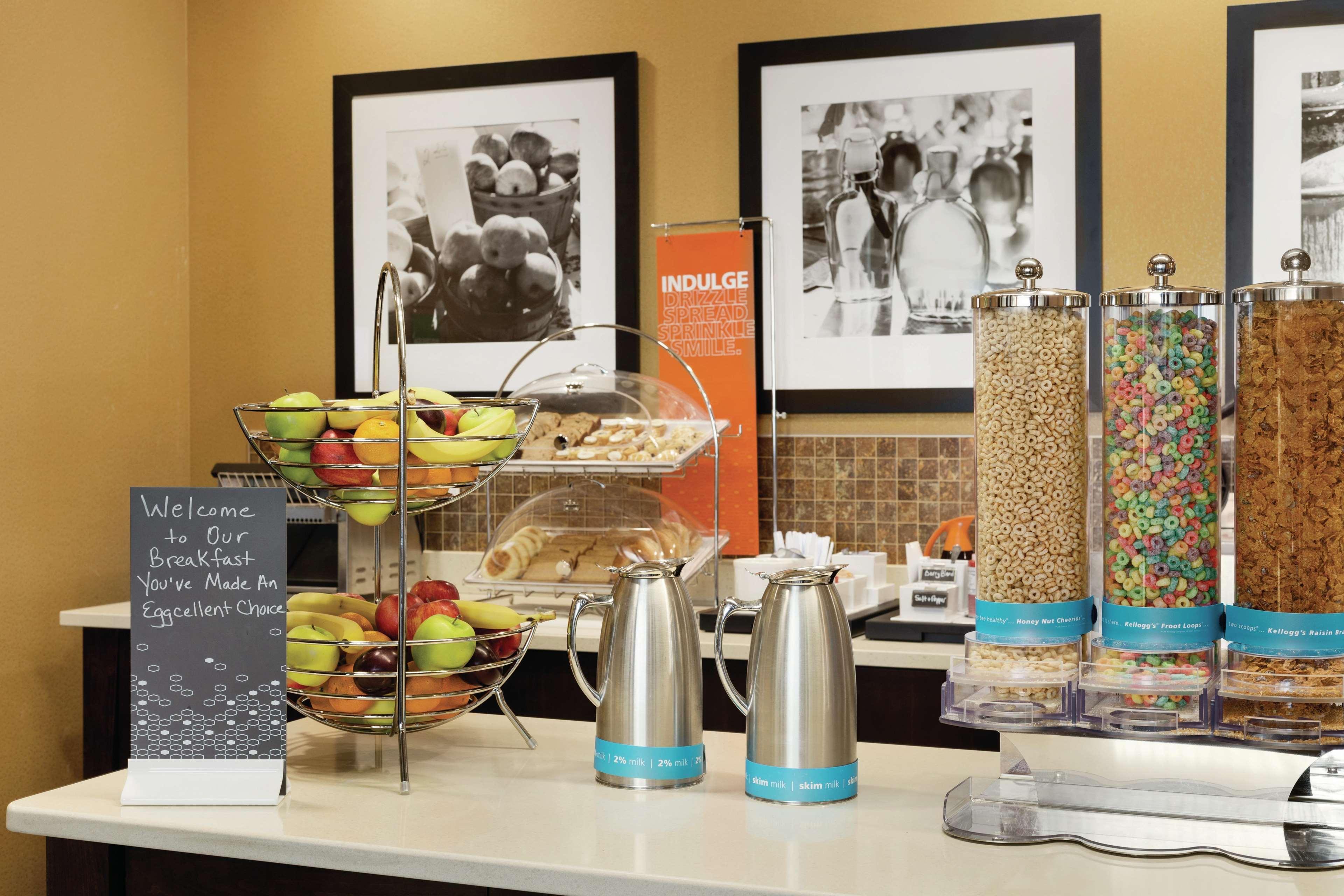 Hampton Inn, St. Albans Vt Buitenkant foto