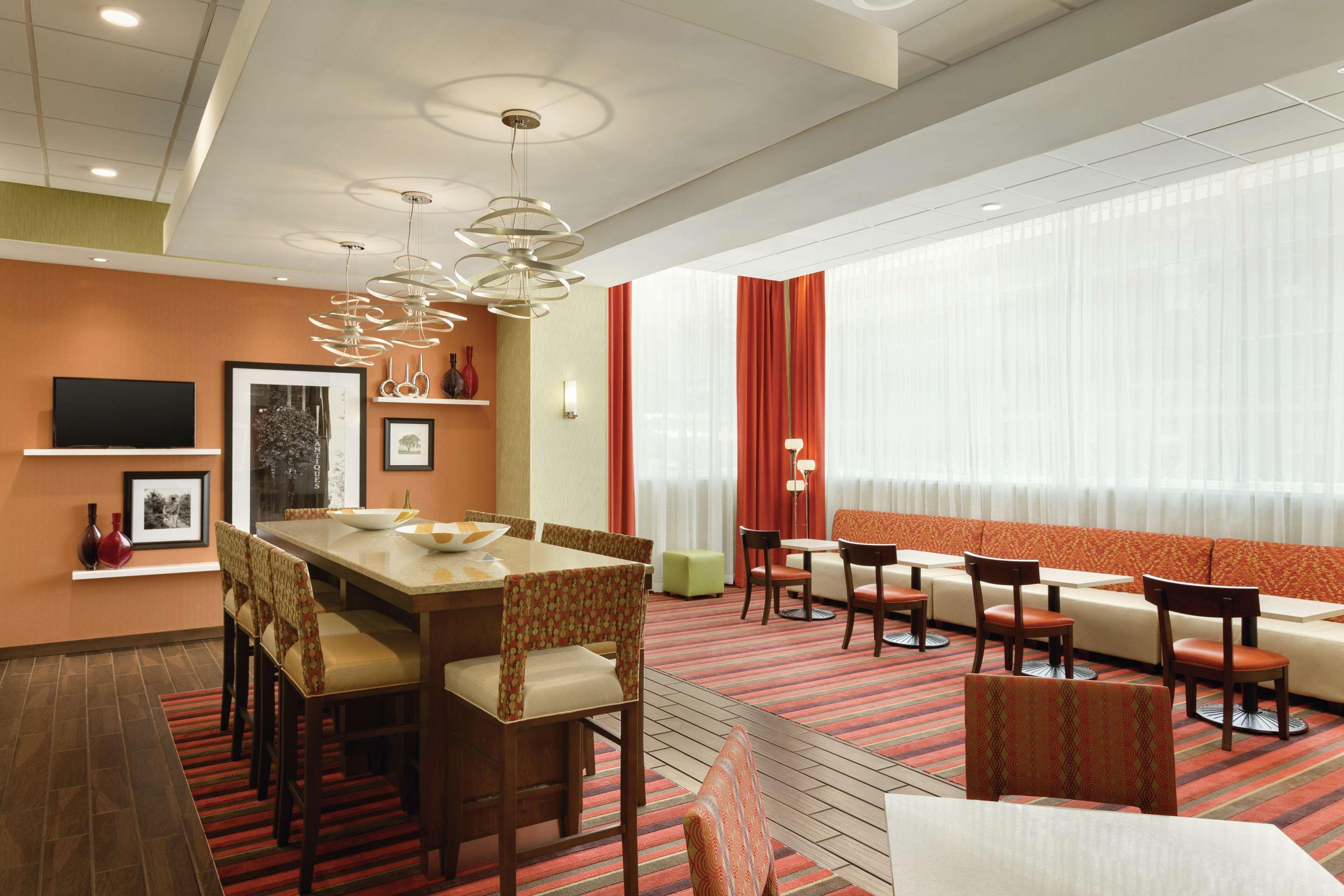 Hampton Inn, St. Albans Vt Buitenkant foto