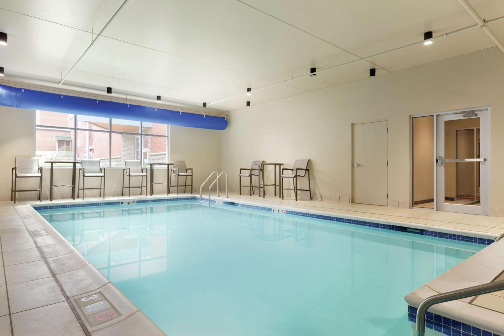 Hampton Inn, St. Albans Vt Buitenkant foto